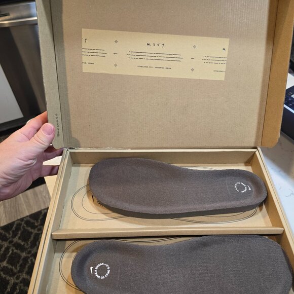 Nike Gray and Green Men's Sandals - Picture 12 of 16